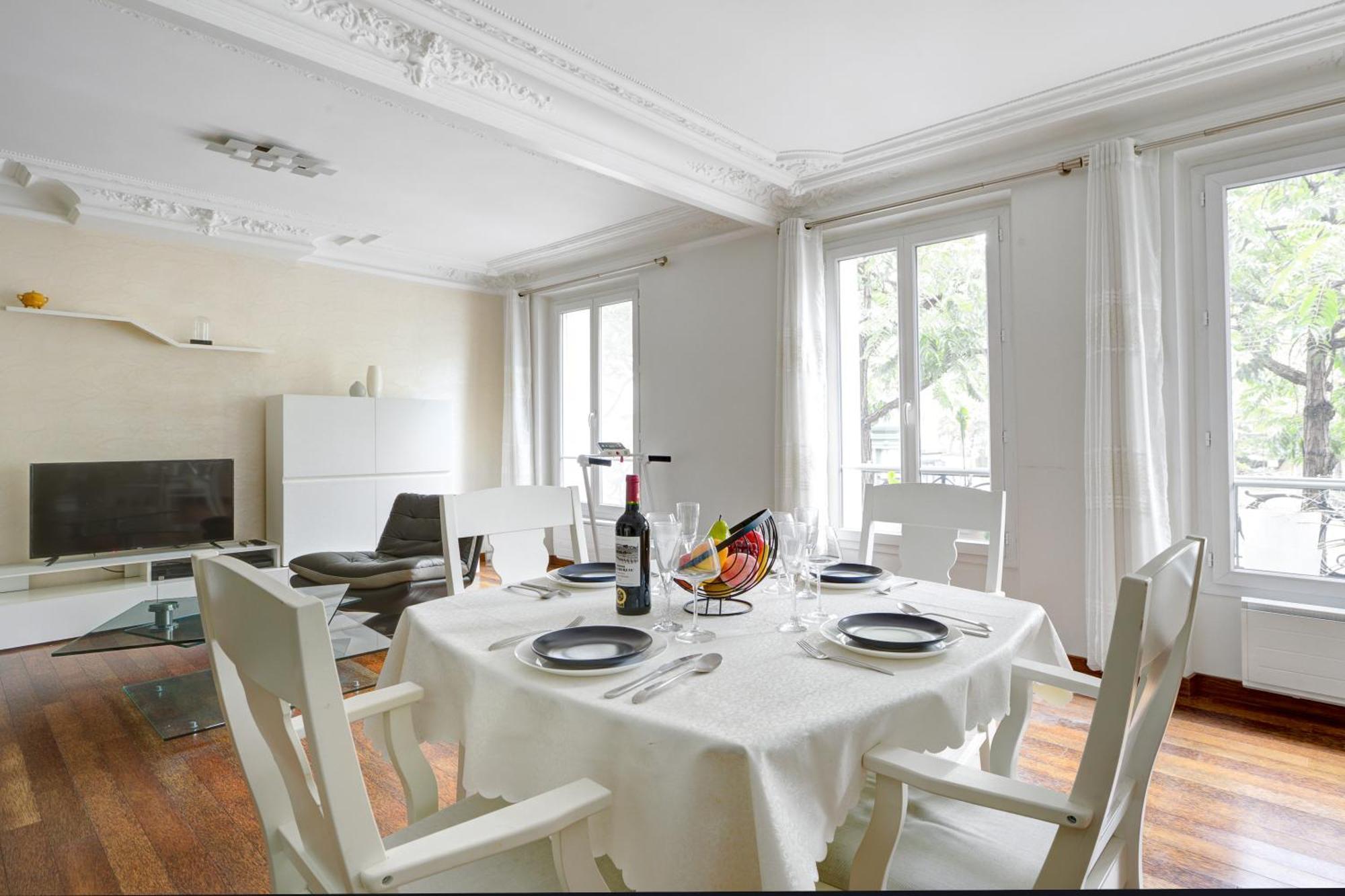 Apartment Place De La Republique - Haussmannienne Paris