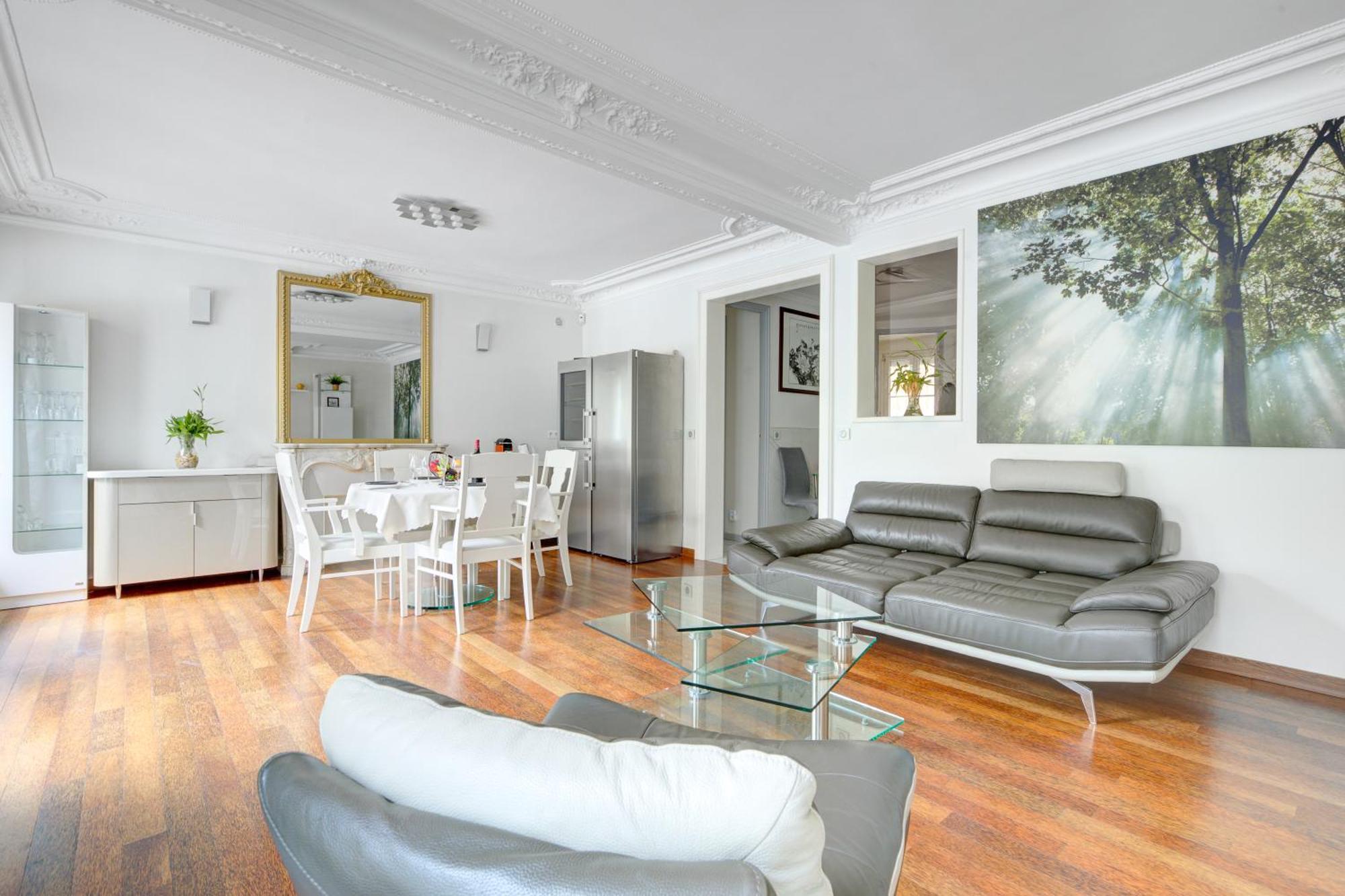 Apartment Place De La Republique - Haussmannienne *