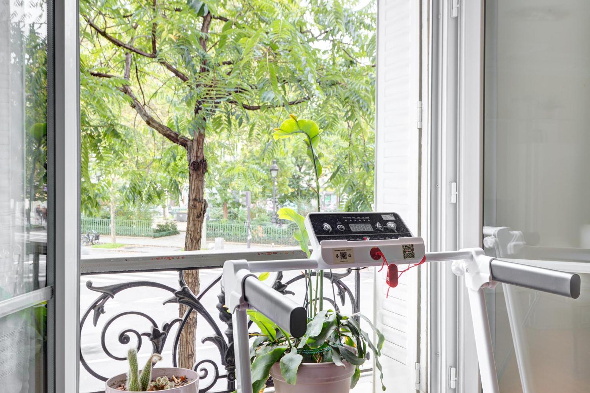 Apartment Place De La Republique - Haussmannienne Paris